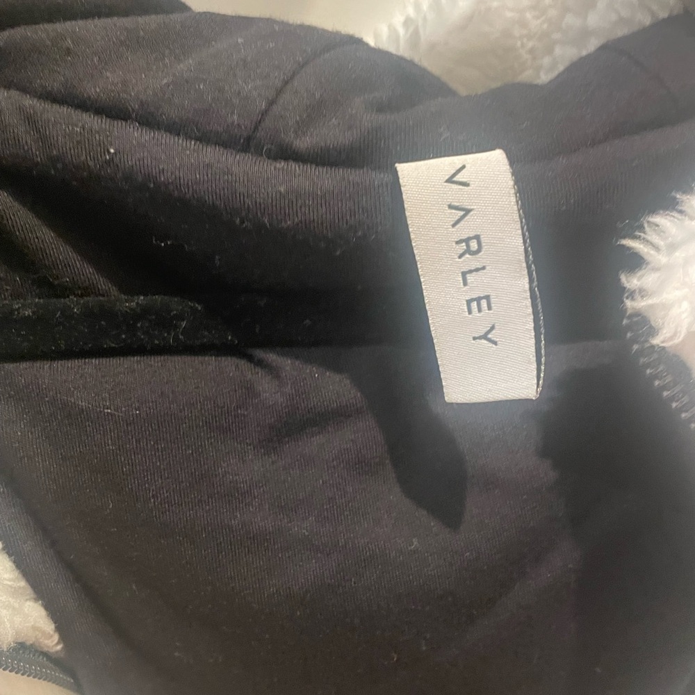 Varley Sherpa Jacket View 3